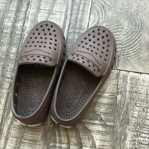 Floaters shoes boys size 6